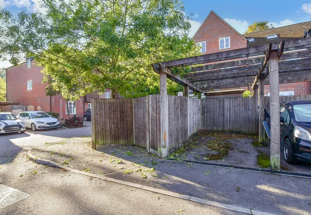 Driveway/Parking - Redland Avenue, Tunbridge Wells, Kent - Wards of Kent