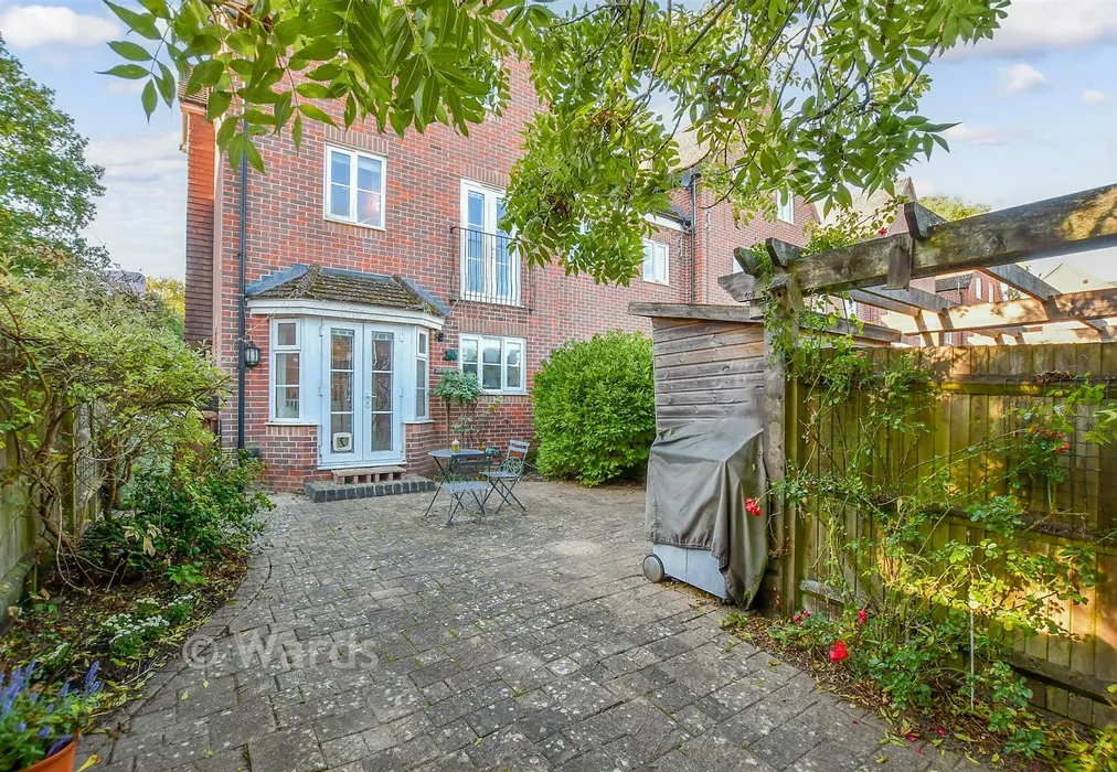 Rear Garden - Redland Avenue, Tunbridge Wells, Kent - Wards of Kent