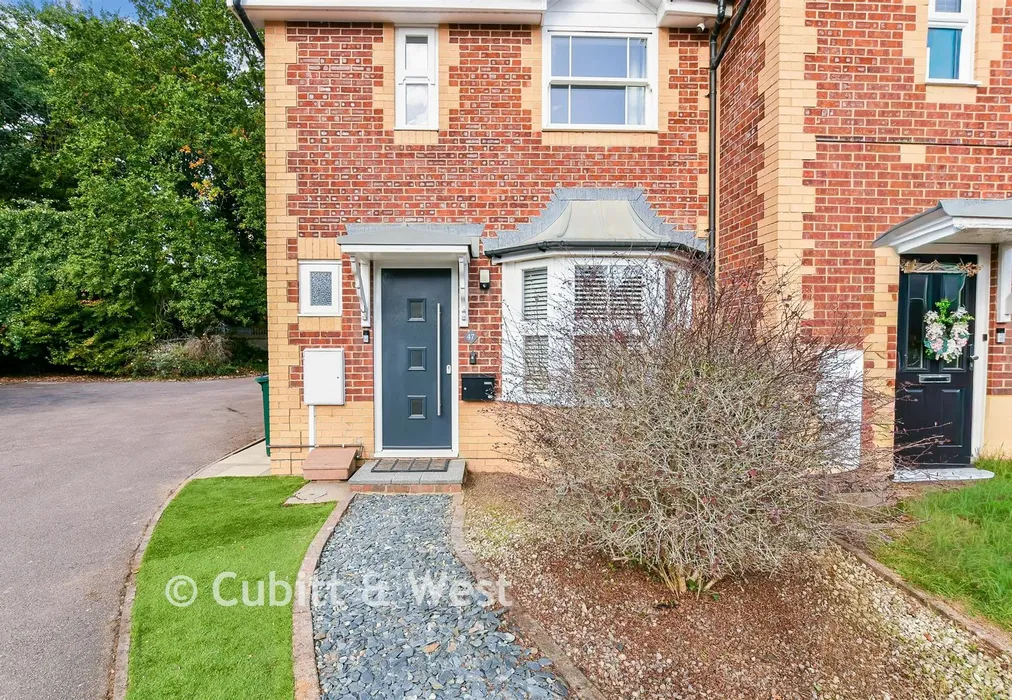 Front Garden - Wheeler Road, Maidenbower, Crawley, West Sussex - Wards of Kent