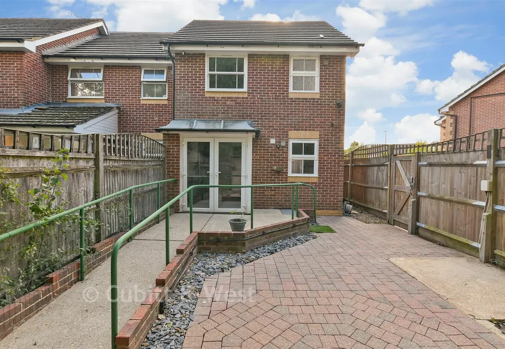 Rear Garden - Wheeler Road, Maidenbower, Crawley, West Sussex - Wards of Kent