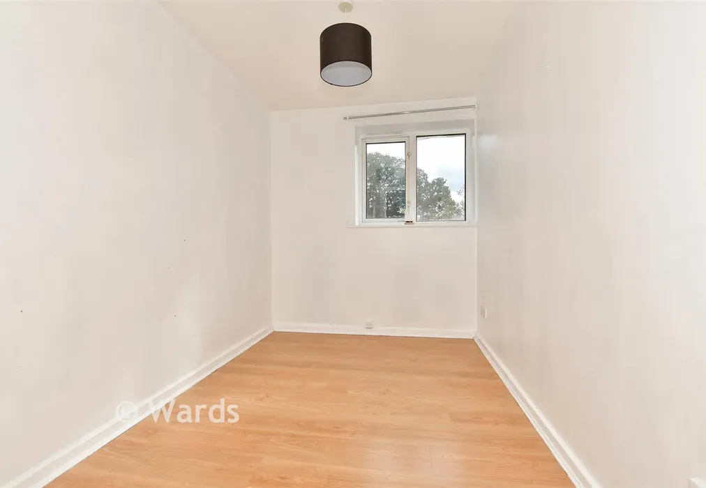 Bedroom 3 - Nine Acres, Kennington, Kent - Wards of Kent
