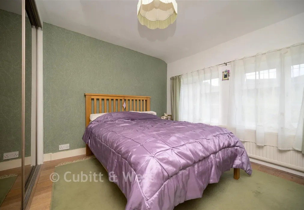 Bedroom 1 - Redstone Hill, Redhill, Surrey - Wards of Kent