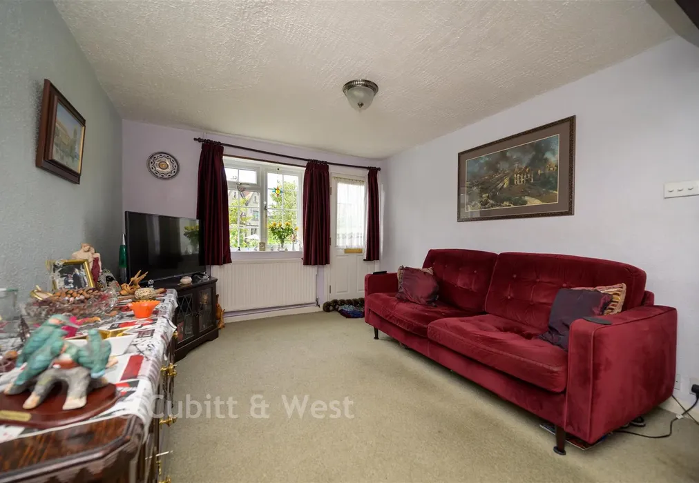 Lounge/Diner - Redstone Hill, Redhill, Surrey - Wards of Kent