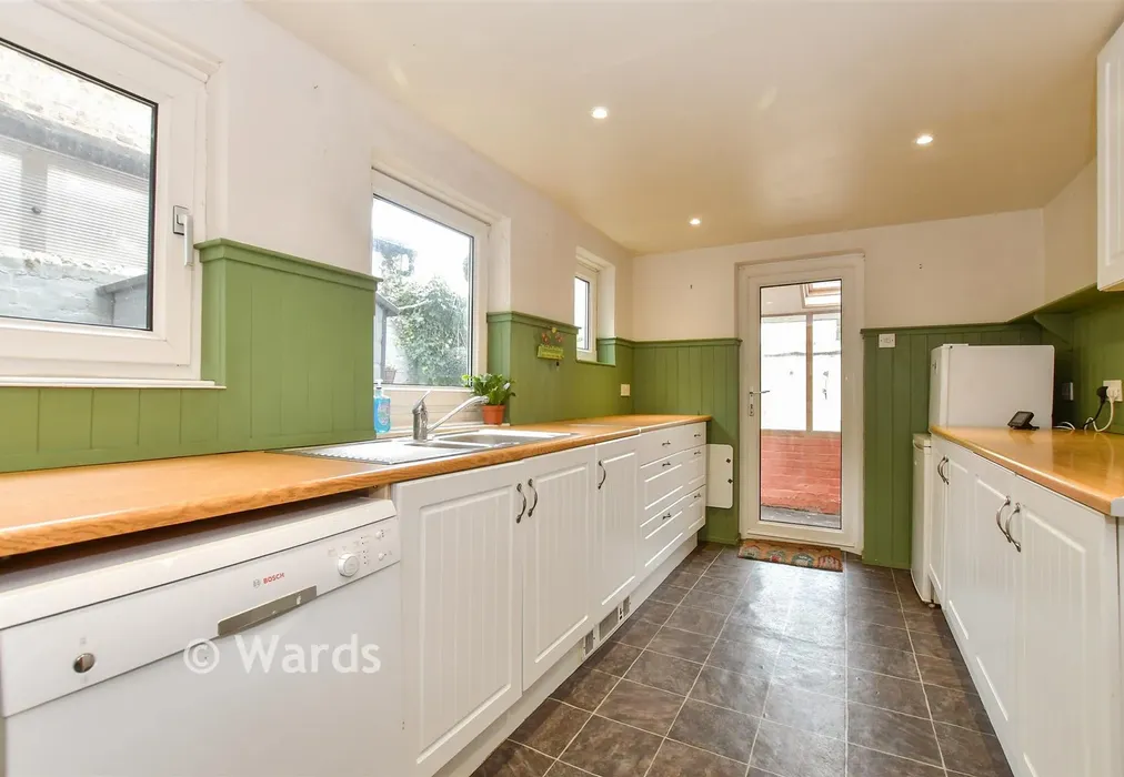 Kitchen - Beaconsfield Road, Deal, Kent - Wards of Kent