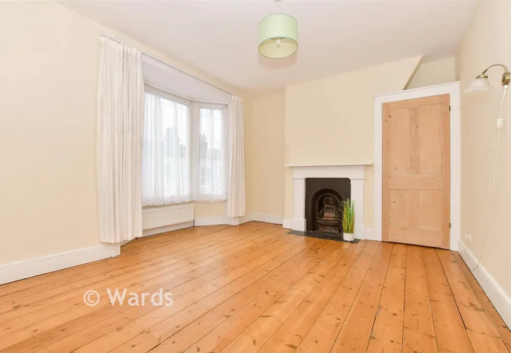 Bedroom 1 - Beaconsfield Road, Deal, Kent - Wards of Kent