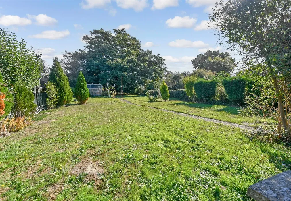 Rear Garden - Fairfield Terrace, Hamstreet, Kent - Wards of Kent