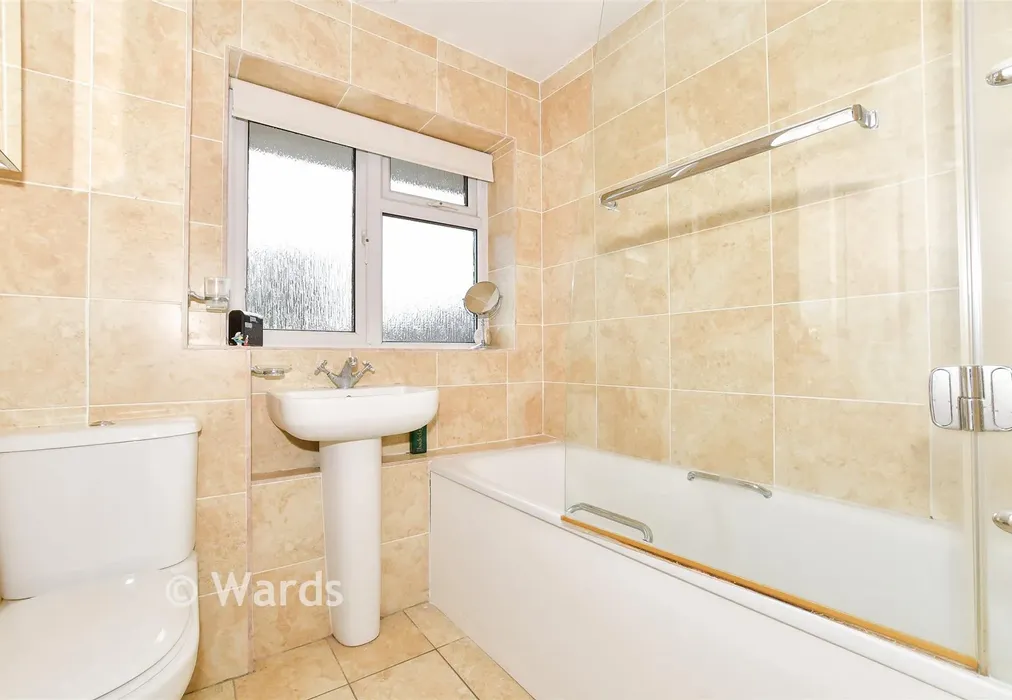 Bathroom - Corner Farm Road, Staplehurst, Kent - Wards of Kent