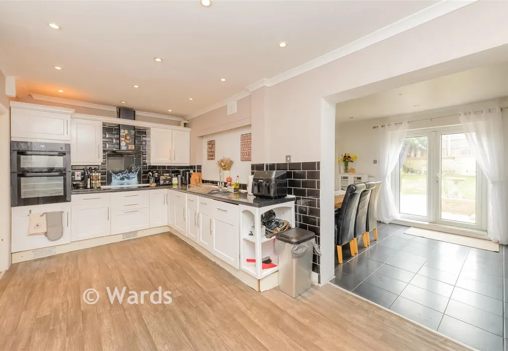 Kitchen/Breakfast Room - Morgan Drive, Horns Cross, Greenhithe, Kent - Wards of Kent
