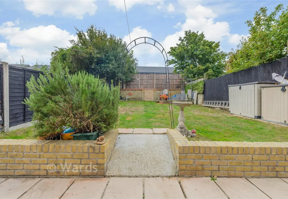 Rear Garden - Morgan Drive, Horns Cross, Greenhithe, Kent - Wards of Kent