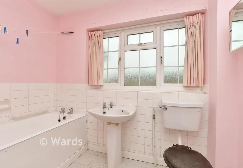 Bathroom - Collingwood Walk, Sittingbourne, Kent - Wards of Kent