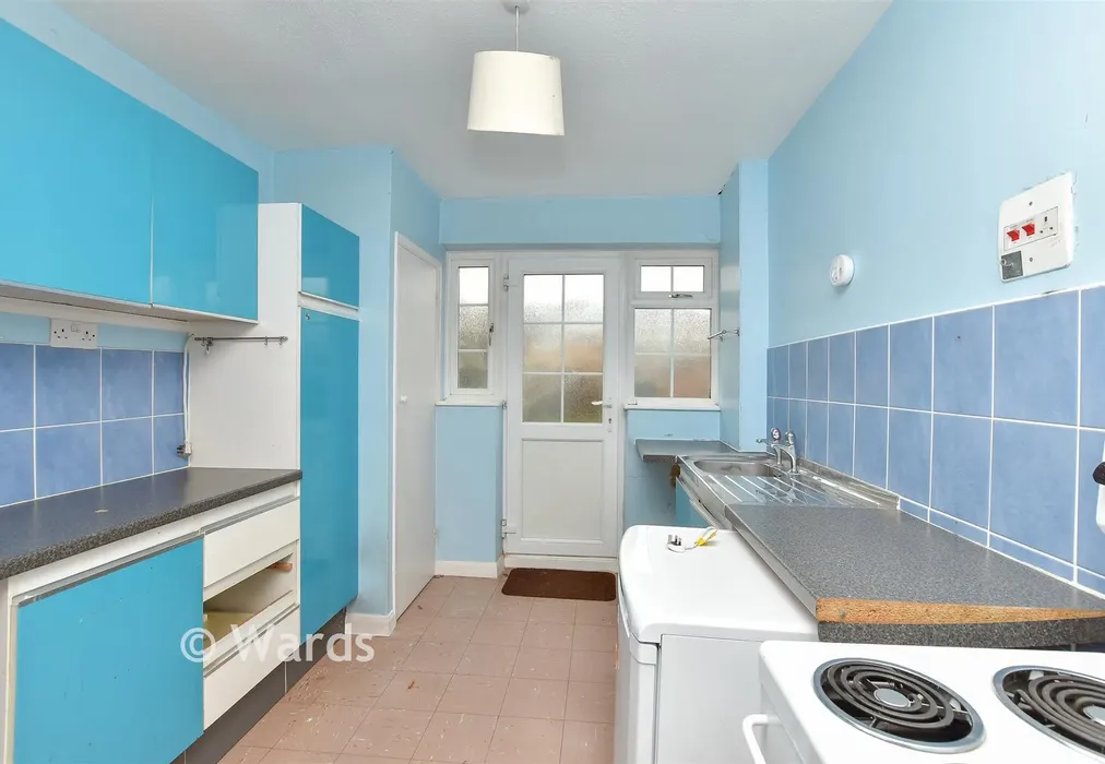 Kitchen - Collingwood Walk, Sittingbourne, Kent - Wards of Kent