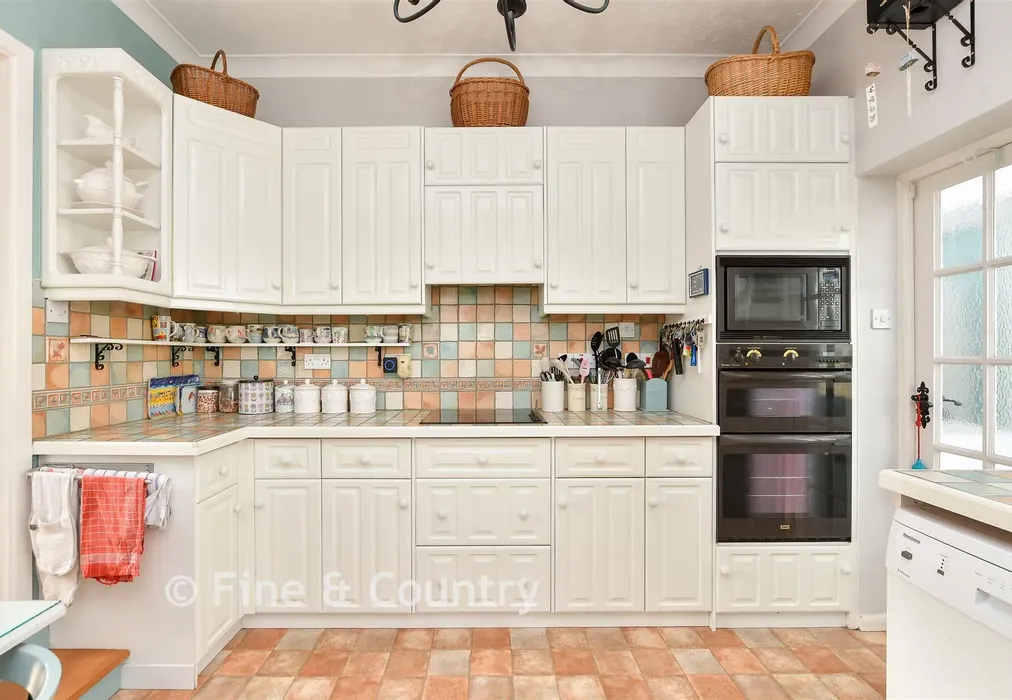 Kitchen - Seven Stones Drive, Broadstairs, Kent - Wards of Kent