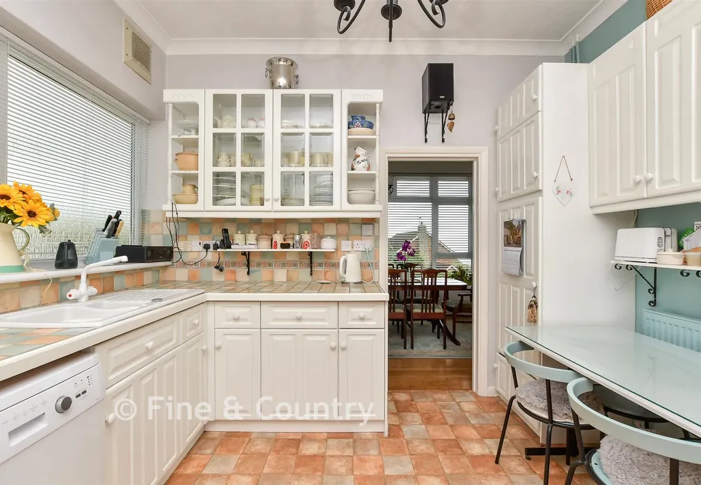 Kitchen - Seven Stones Drive, Broadstairs, Kent - Wards of Kent
