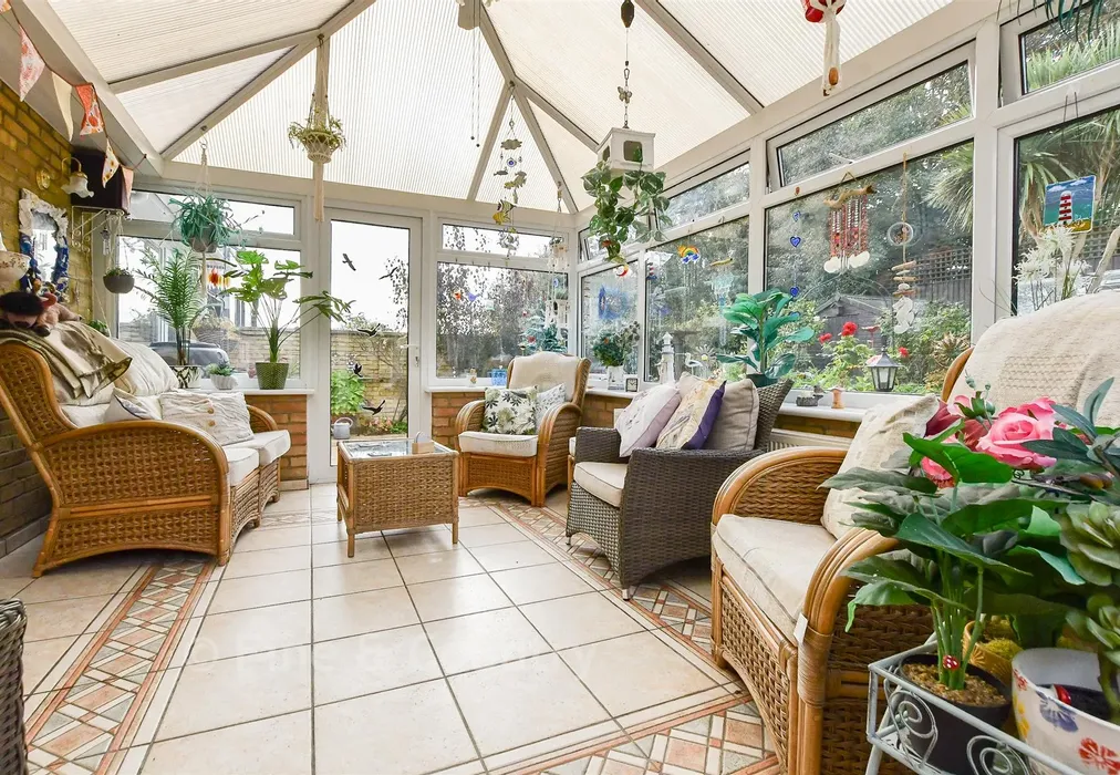 Conservatory - Seven Stones Drive, Broadstairs, Kent - Wards of Kent