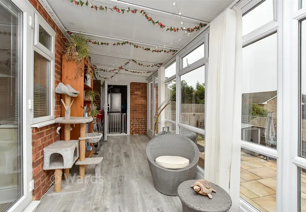 Conservatory - Peregrine Drive, Sittingbourne, Kent - Wards of Kent