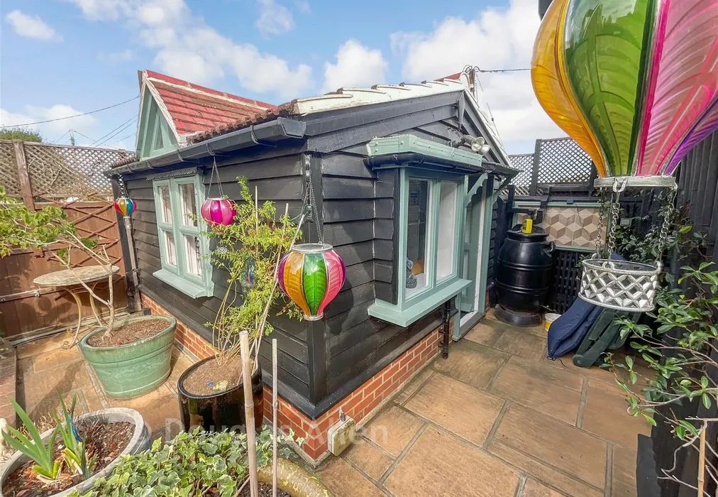 Summerhouse - London Road, Billericay, Crays Hill, Essex - Wards of Kent