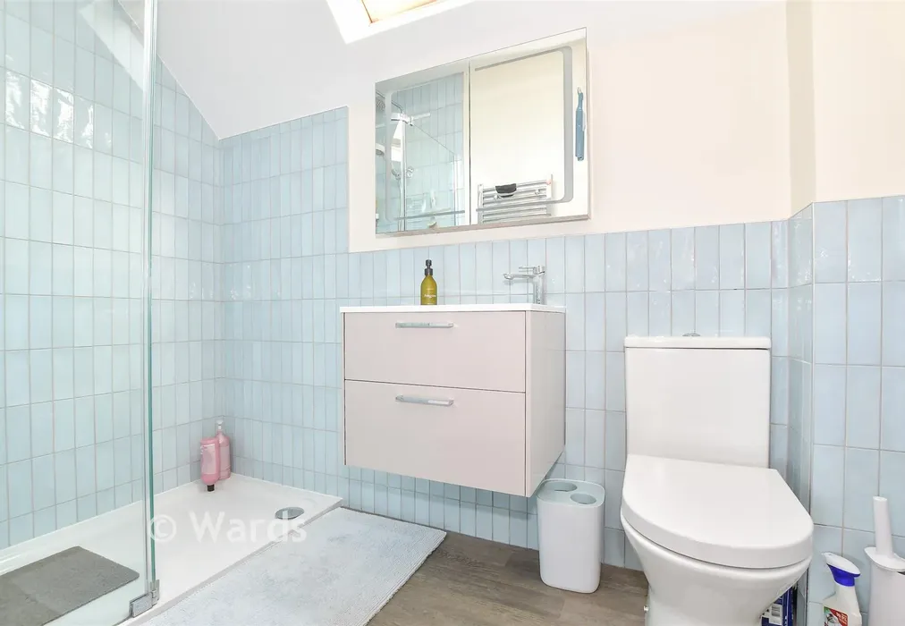 En-Suite Shower Room - Mill Street, East Malling, West Malling, Kent - Wards of Kent