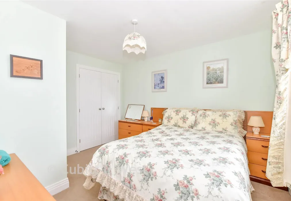 Bedroom 2 - Waterside View, Chichester, West Sussex - Wards of Kent