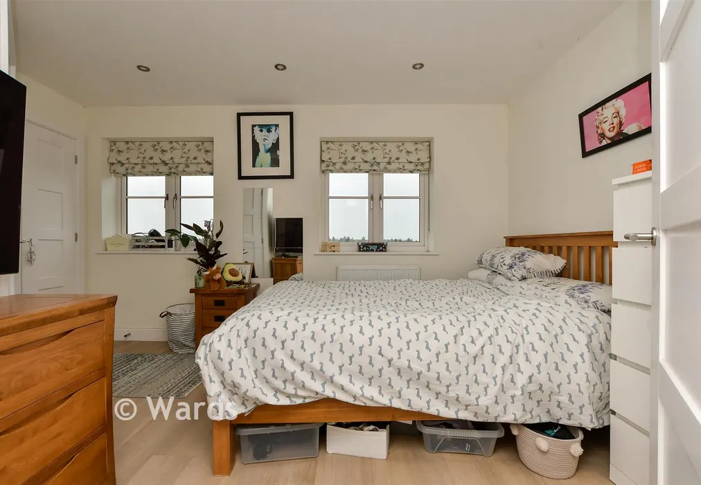 Bedroom 1 - Southall Close, Minster, Kent - Wards of Kent