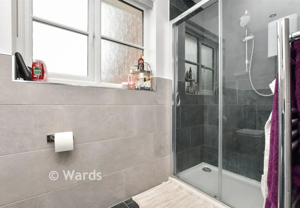 En-Suite Shower Room - Southall Close, Minster, Kent - Wards of Kent