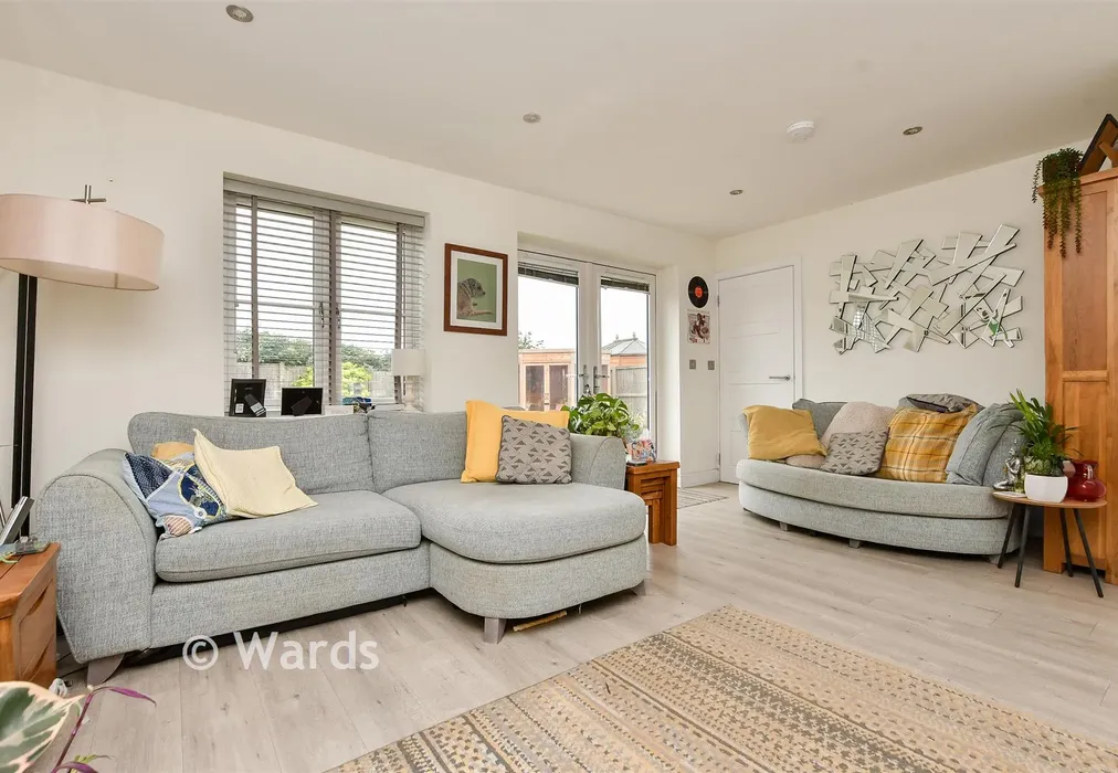 Lounge - Southall Close, Minster, Kent - Wards of Kent
