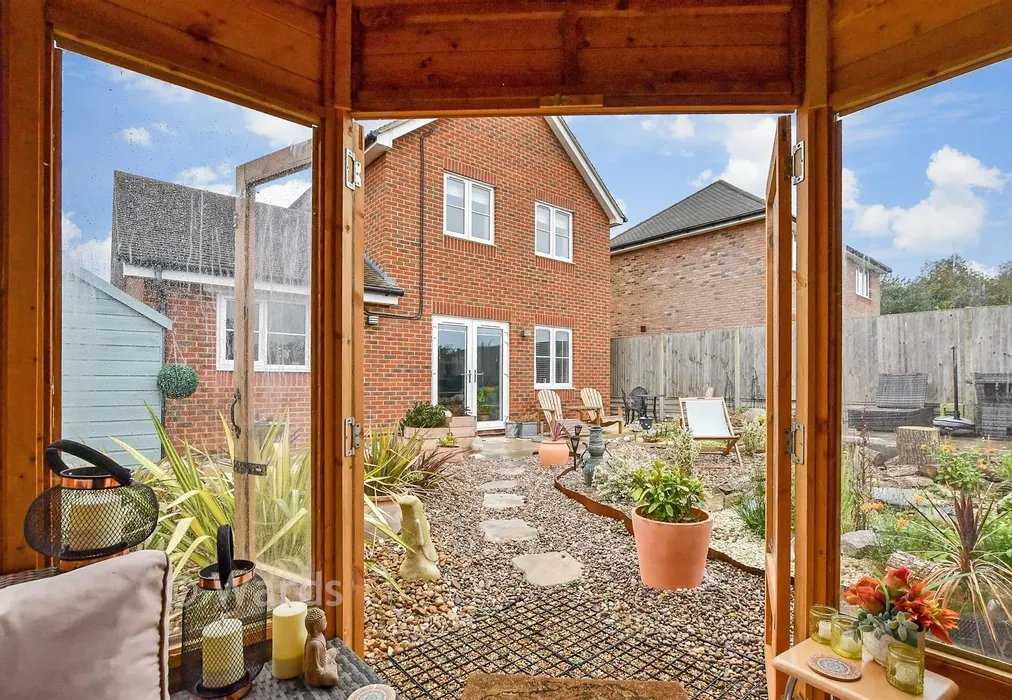 Workshop/Outbuildings - Southall Close, Minster, Kent - Wards of Kent