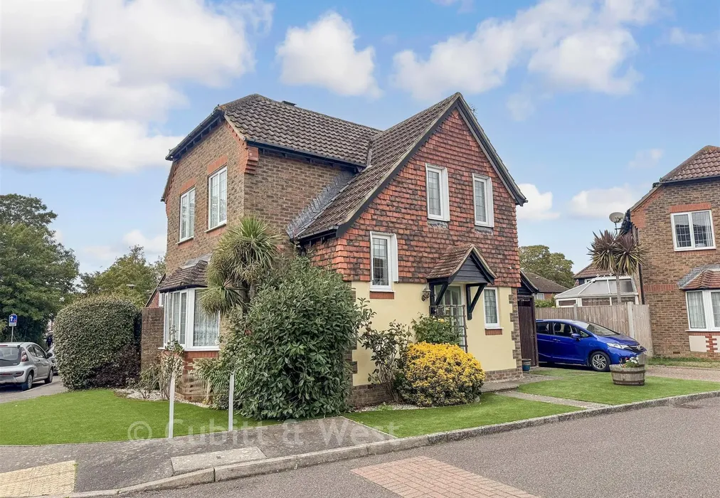 Front Shot - Campion Close, Littlehampton, West Sussex - Wards of Kent