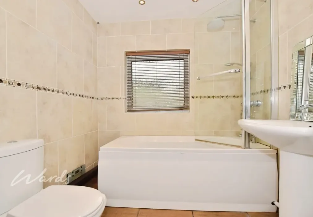 Bathroom - Valley Drive Gravesend DA12 - Wards of Kent