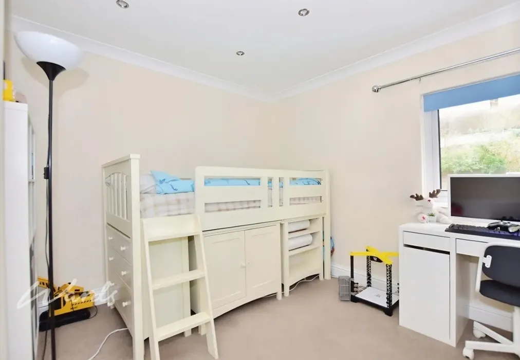 Bedroom 2 - Valley Drive Gravesend DA12 - Wards of Kent