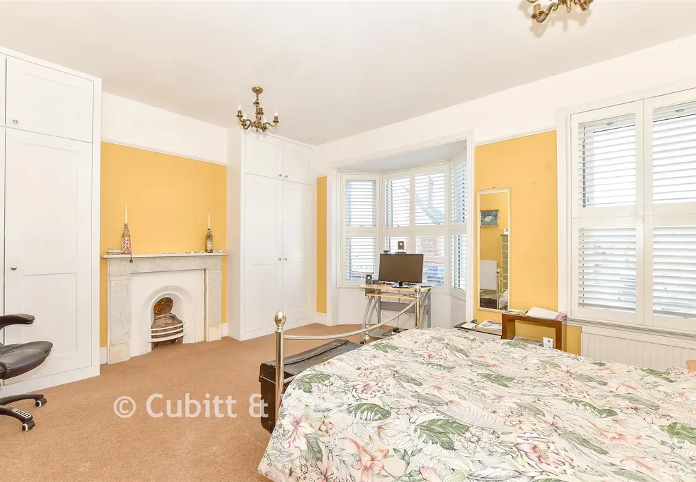Bedroom 1 - Argyle Road, Bognor Regis, West Sussex - Wards of Kent