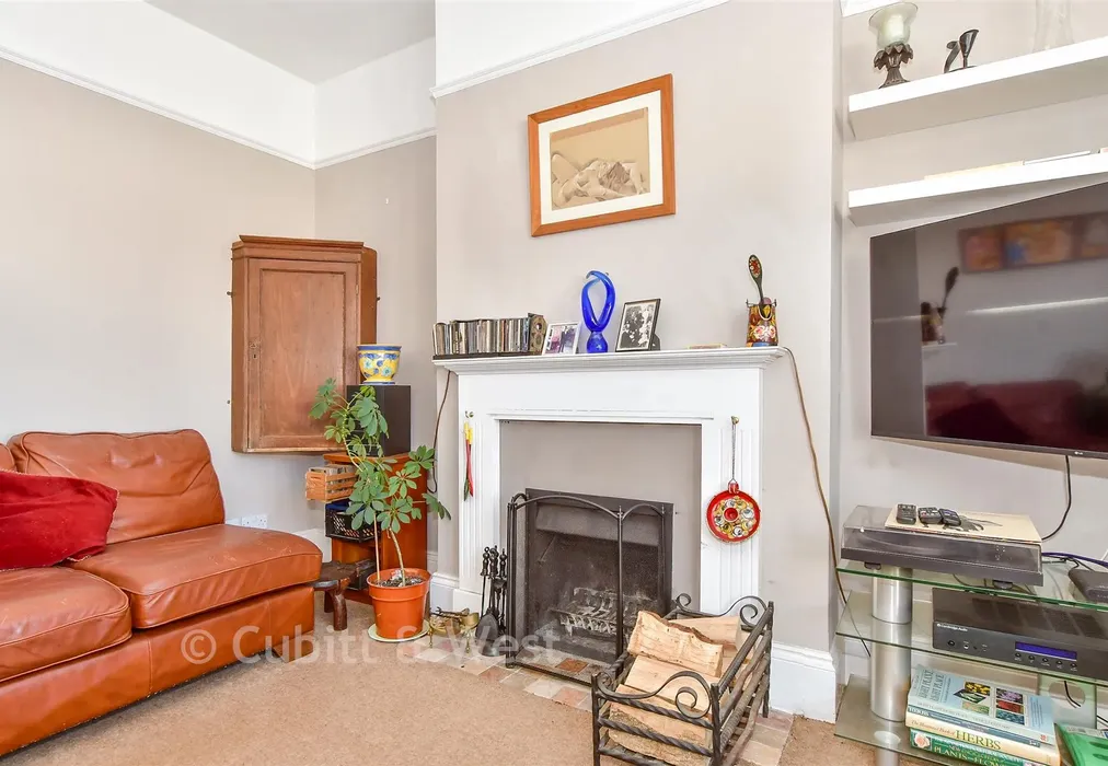 Internal Lifestyle Photograph - Argyle Road, Bognor Regis, West Sussex - Wards of Kent