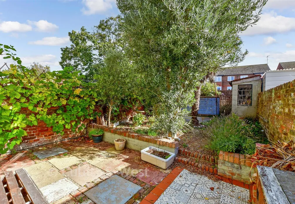 Rear Garden - Argyle Road, Bognor Regis, West Sussex - Wards of Kent
