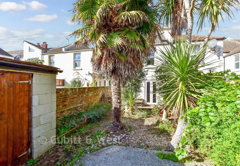 Rear Garden - Argyle Road, Bognor Regis, West Sussex - Wards of Kent