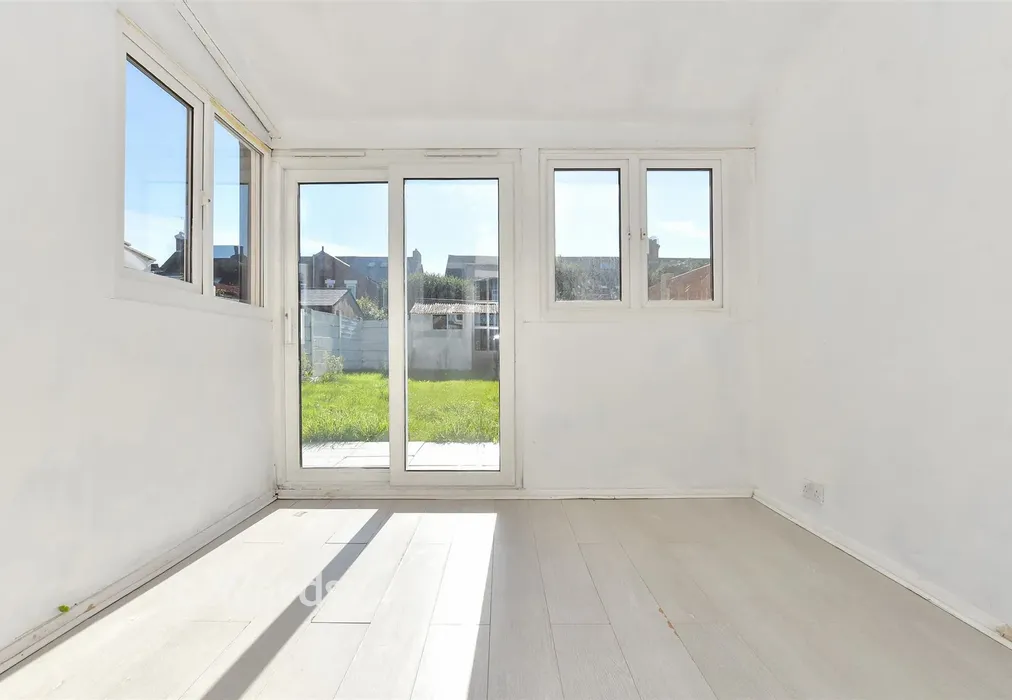 Garden Room - Phillip Road, Folkestone, Kent - Wards of Kent
