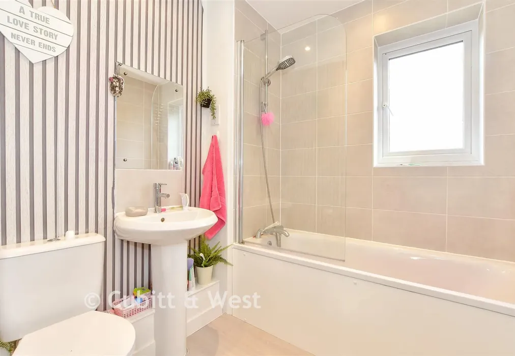 Bathroom - Diggins Grove, Chichester, West Sussex - Wards of Kent