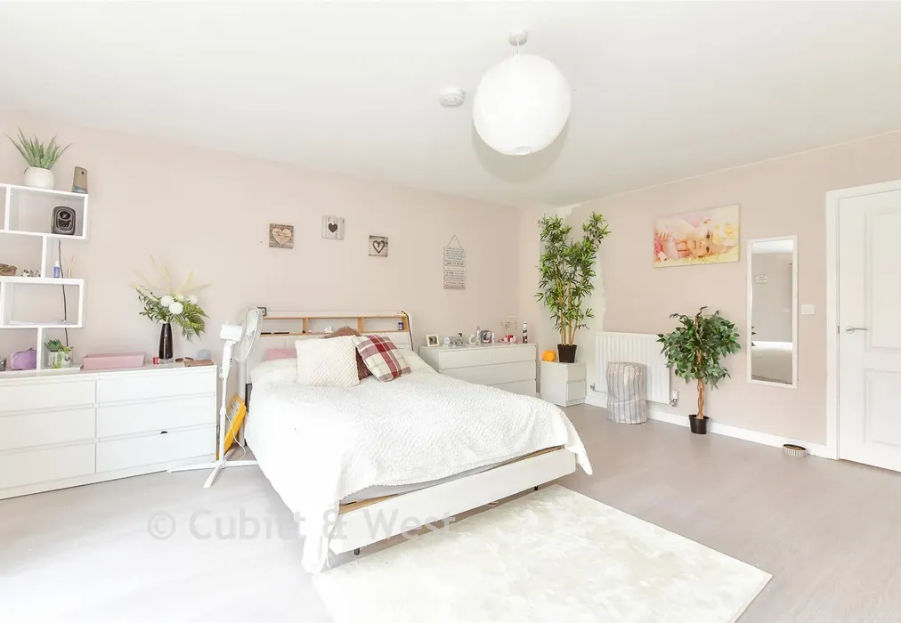 Lounge - Diggins Grove, Chichester, West Sussex - Wards of Kent