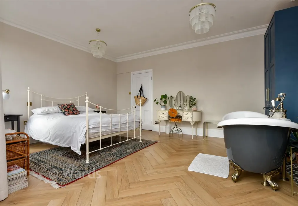 Bedroom 1 - Pierremont Avenue, Broadstairs, Kent - Wards of Kent