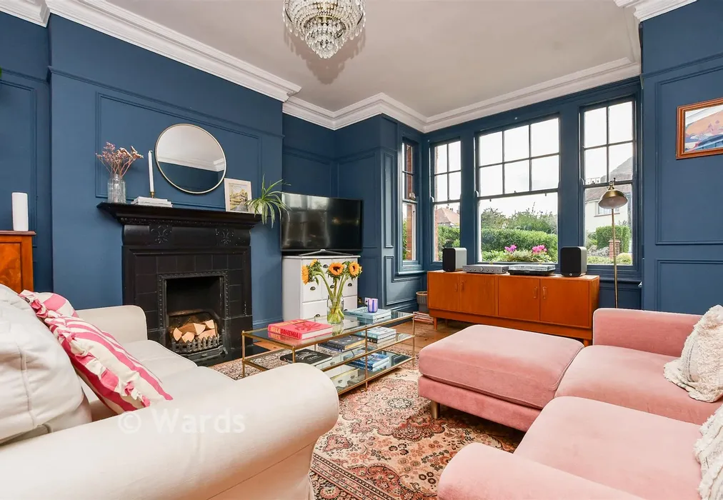 Lounge - Pierremont Avenue, Broadstairs, Kent - Wards of Kent
