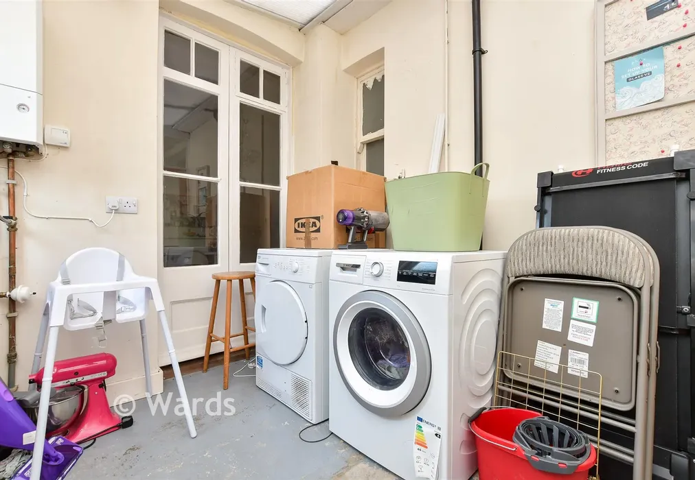 Utility Room - Pierremont Avenue, Broadstairs, Kent - Wards of Kent