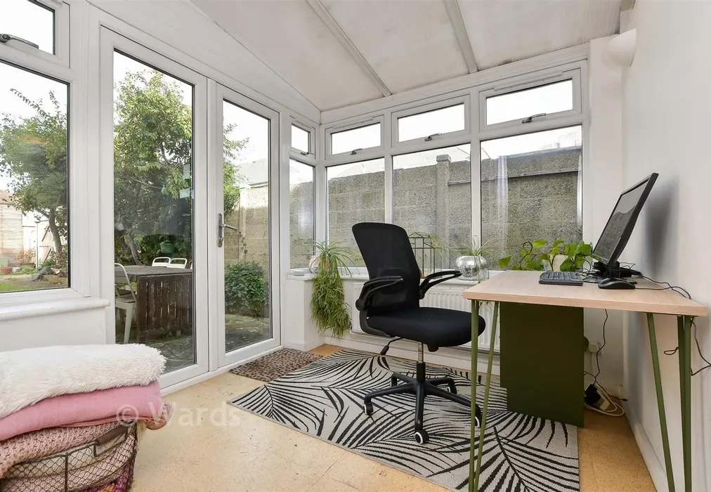 Conservatory - Pierremont Avenue, Broadstairs, Kent - Wards of Kent