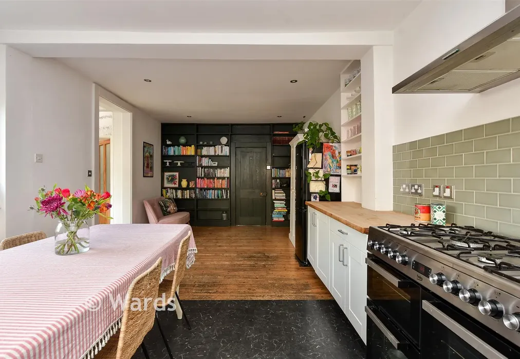 Kitchen/Breakfast Room - Pierremont Avenue, Broadstairs, Kent - Wards of Kent