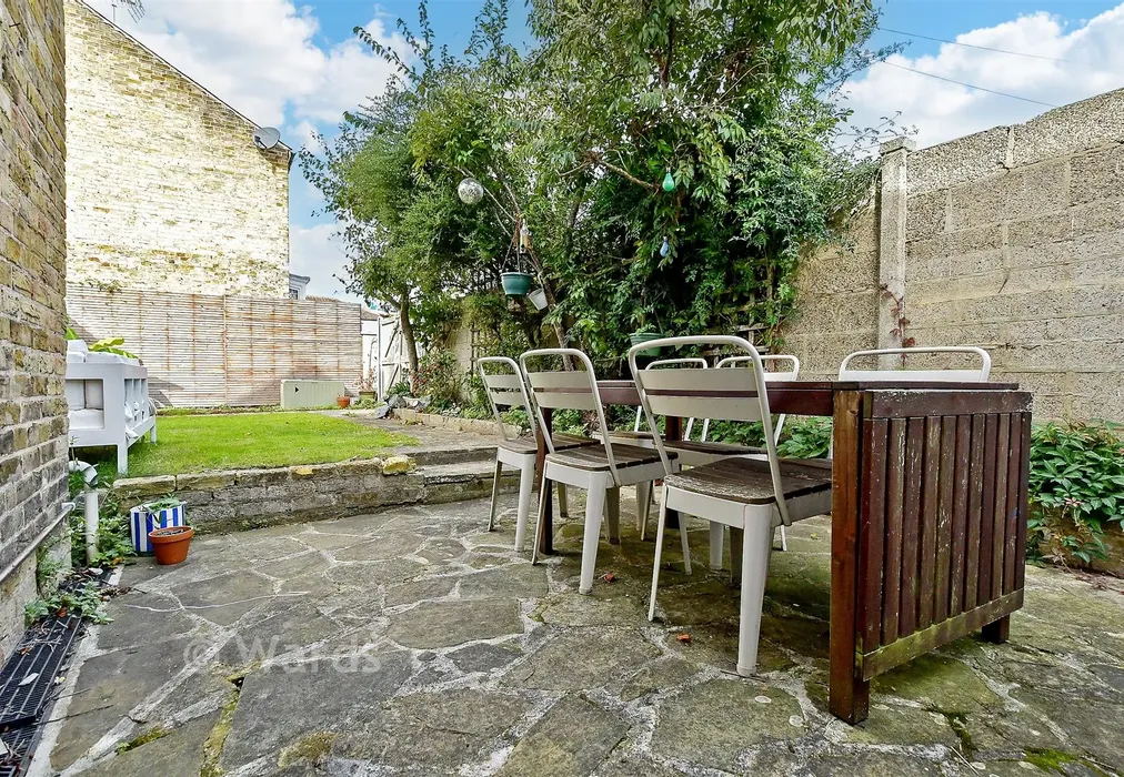 Rear Garden - Pierremont Avenue, Broadstairs, Kent - Wards of Kent
