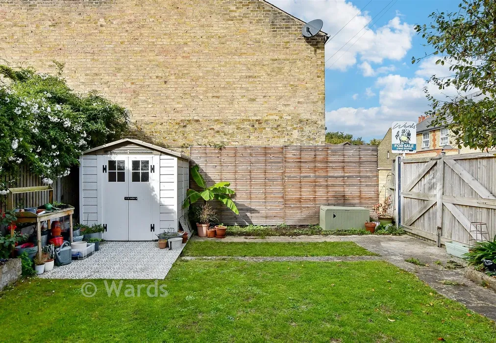 Rear Garden - Pierremont Avenue, Broadstairs, Kent - Wards of Kent