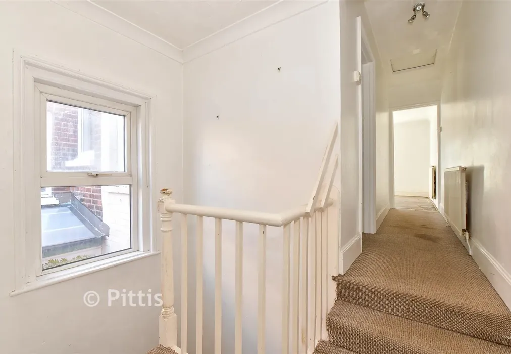 Internal Lifestyle Photograph - Pelham Road, Cowes, Isle of Wight - Wards of Kent