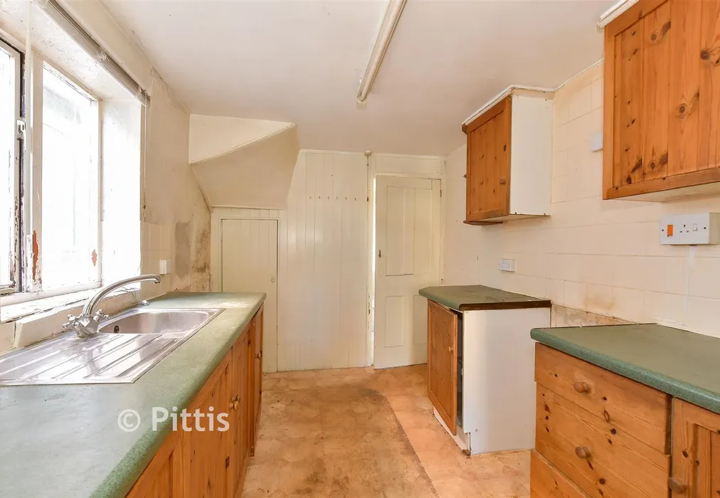 Kitchen - Pelham Road, Cowes, Isle of Wight - Wards of Kent