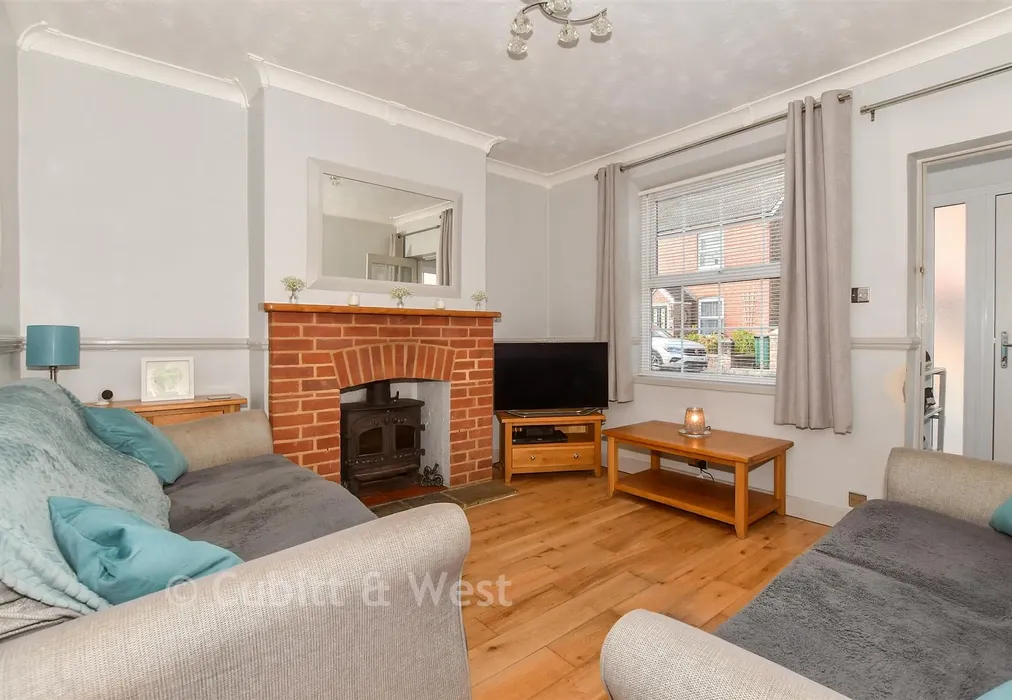 Lounge - Malthouse Road, Southgate, Crawley, West Sussex - Wards of Kent