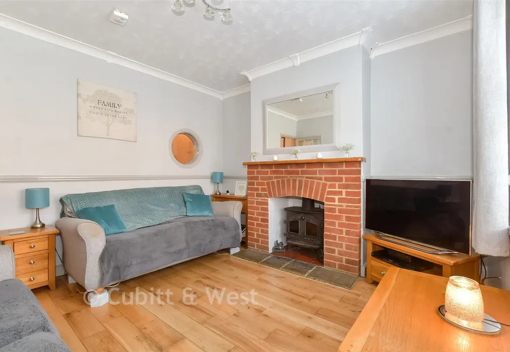 Lounge - Malthouse Road, Southgate, Crawley, West Sussex - Wards of Kent