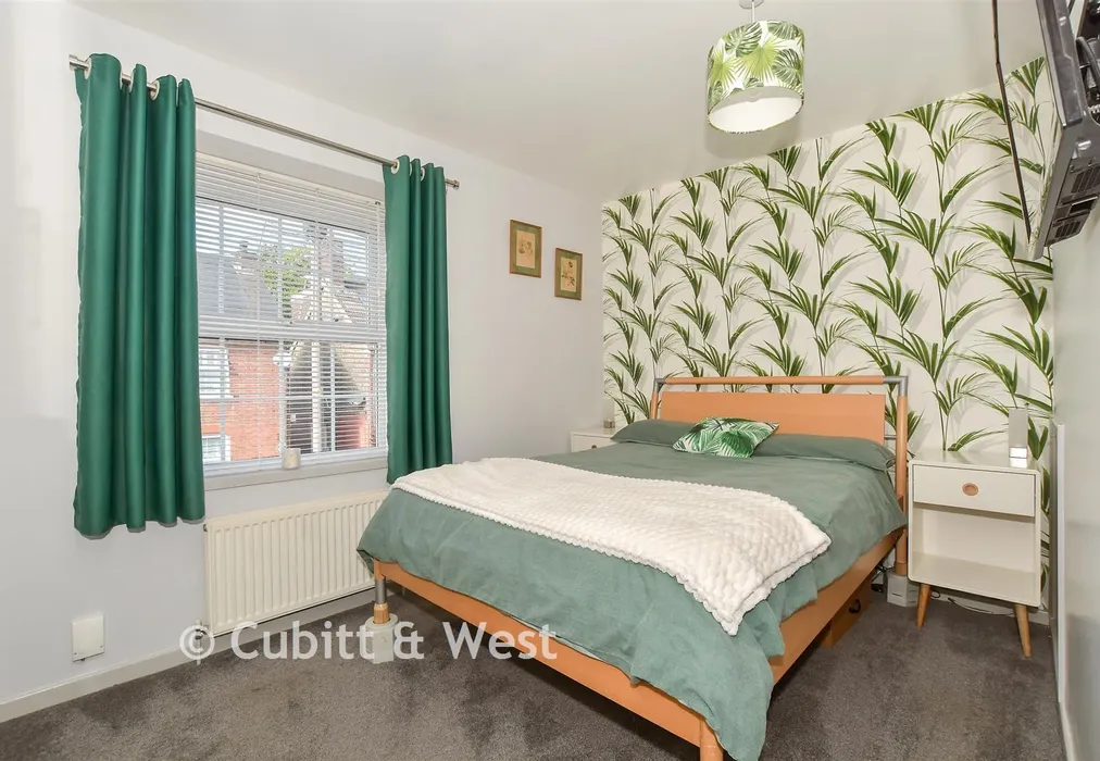 Bedroom 2 - Malthouse Road, Southgate, Crawley, West Sussex - Wards of Kent