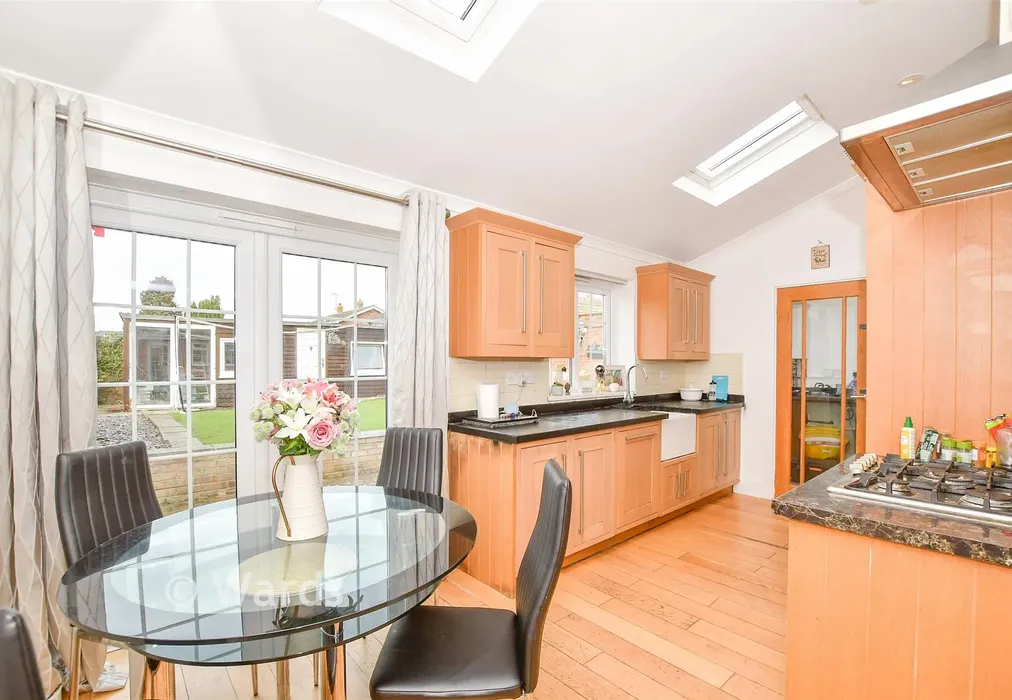 Lounge - Falcon Green, Larkfield, Aylesford, Kent - Wards of Kent