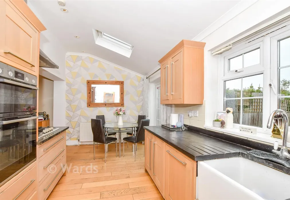 Bedroom 1 - Falcon Green, Larkfield, Aylesford, Kent - Wards of Kent